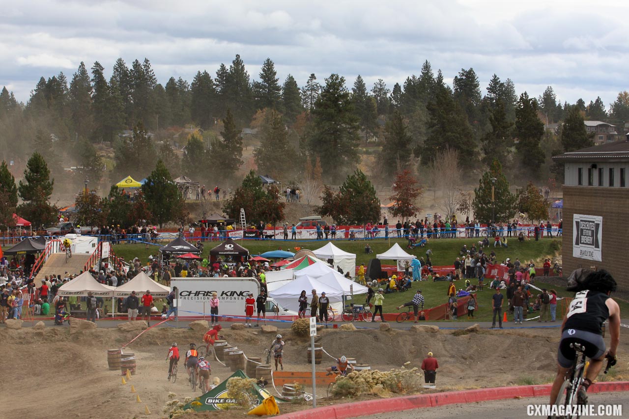 Another good crowd filled in all along the course. ©Pat Malach