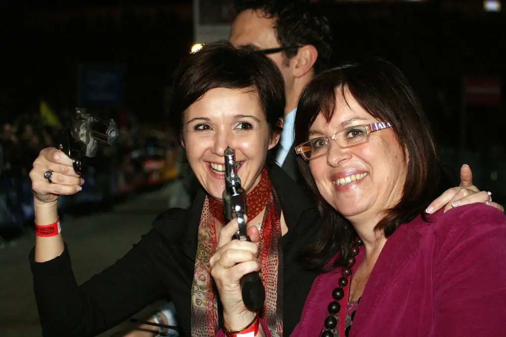 Hilde Claesl, mayor of Hasselt, and Brigitte Smets with the starting pistols. ? Bart Hazen