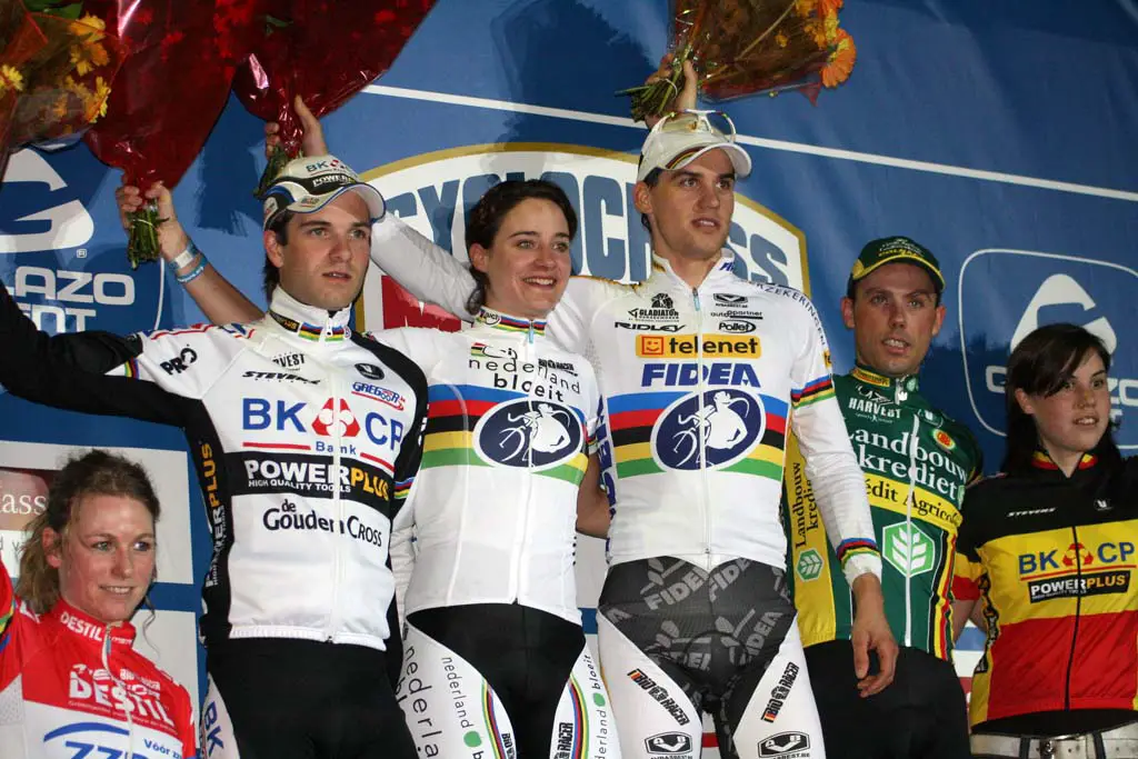 The men and women join each other on the podium. ? Bart Hazen