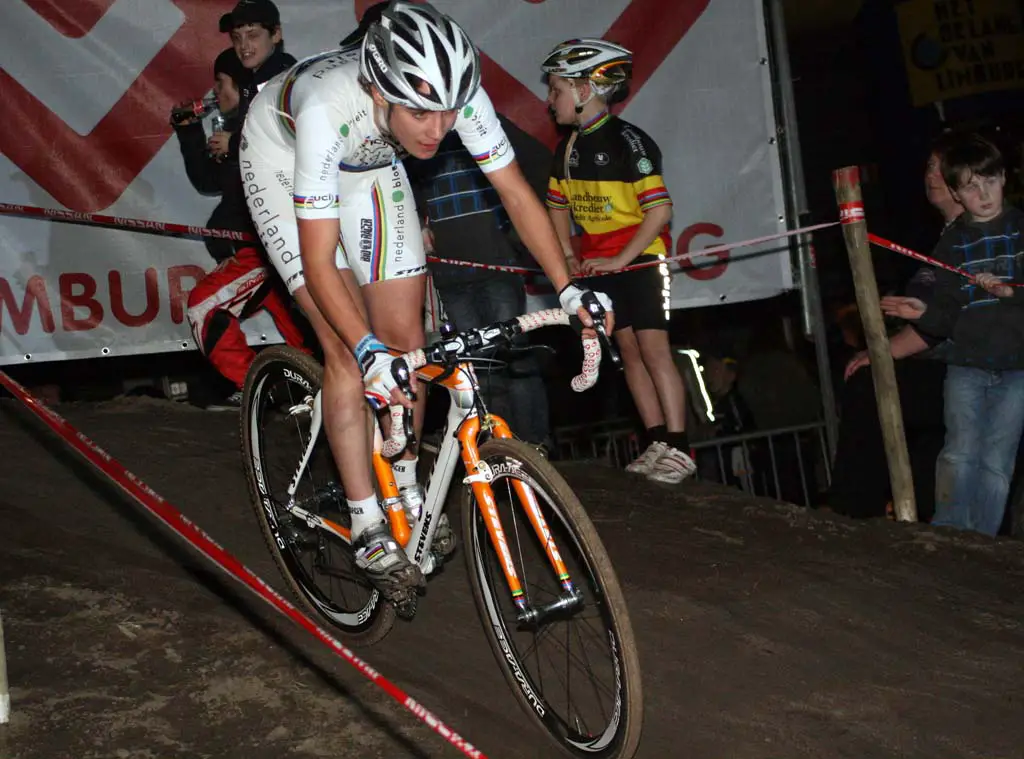 A group of young supporters watch Vos fly by. ? Bart Hazen