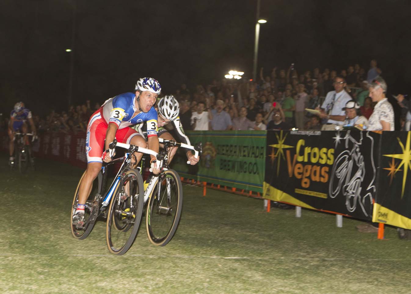 Mourey outkicks Driscoll for the win. © Larry Rosa Photography