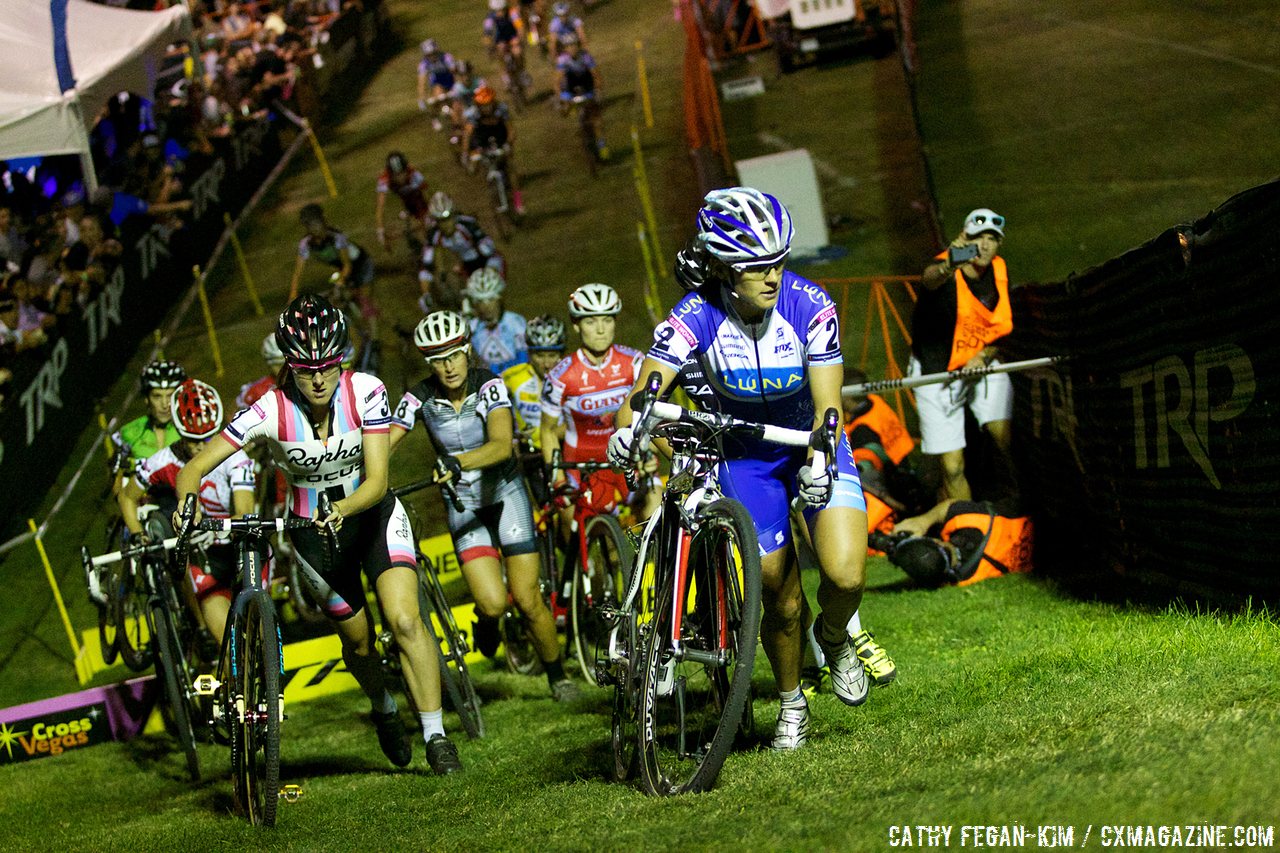 Nash takes the lead at Cross Vegas 2013. © Cathy Fegan-Kim / Cyclocross Magazine