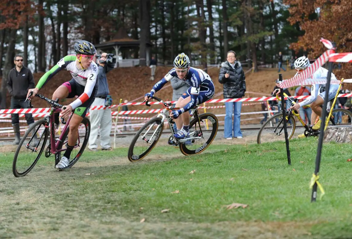 Luca Damiani (El Gato CX) and Luke Keough (Champion System p/n Keough Cyclocross) were poised for another battle today © Natalia Boltukhova | Pedal Power Photography | 2010