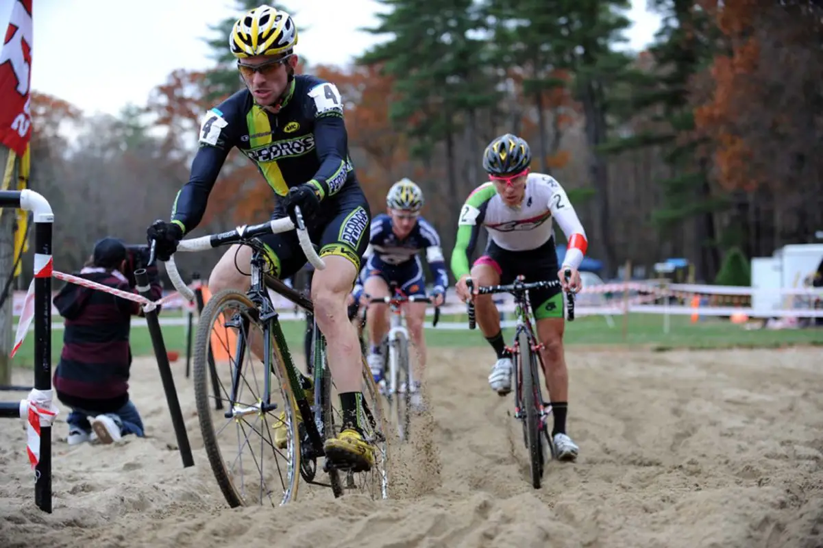 Dylan McNicholas (Pedro’s) negotiates the sand © Natalia Boltukhova | Pedal Power Photography | 2010