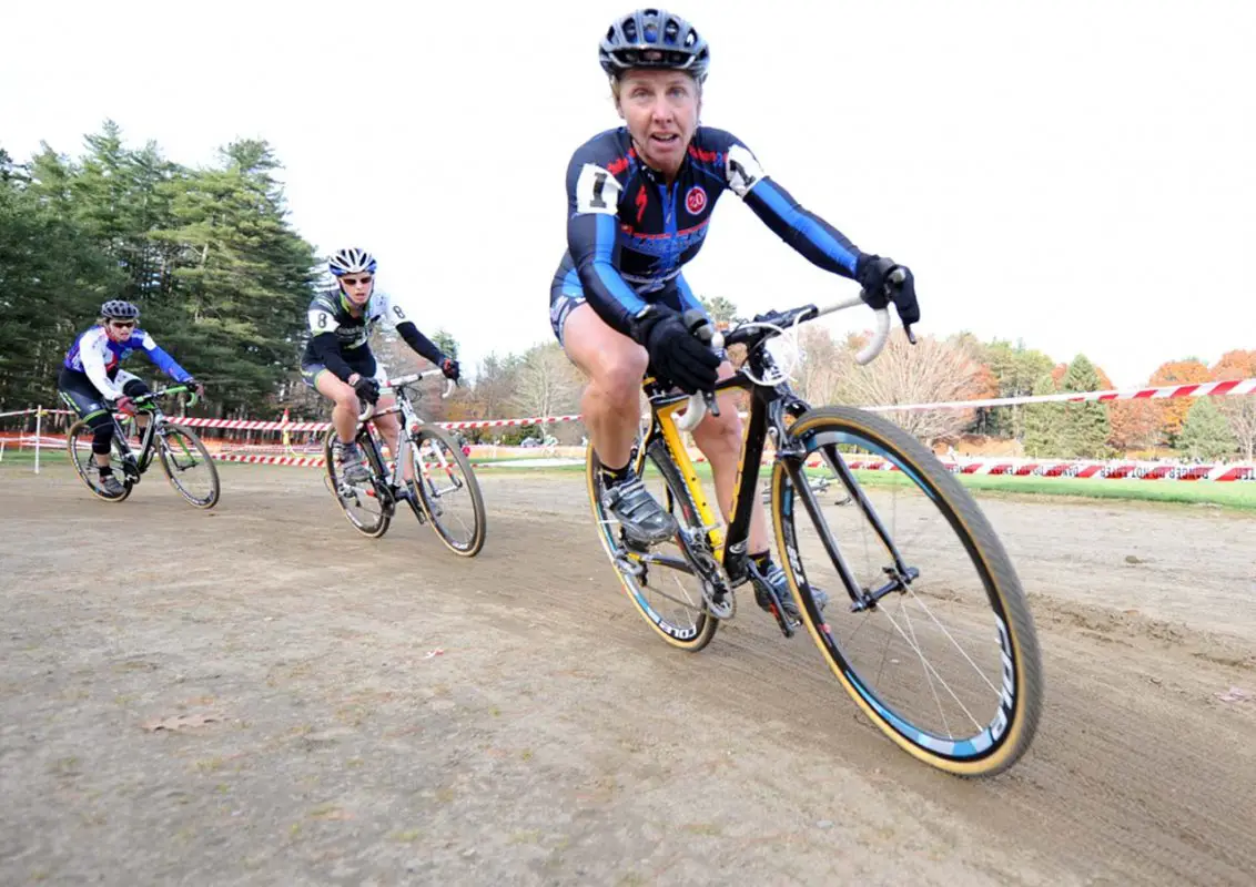 Laura Van Gilder (C3/Athletes Serving Athletes) pushes through a turn © Natalia Boltukhova | Pedal Power Photography | 2010