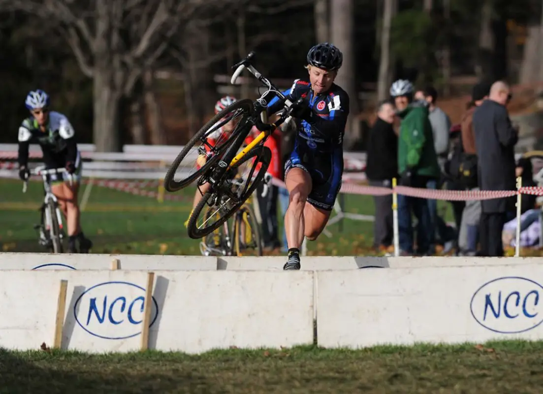 Laura Van Gilder (C3/Athletes Serving Athletes) speeds through the hurdles © Natalia Boltukhova | Pedal Power Photography | 2010