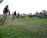 Sara Bresnick-Zocchi (crossresults.com p/b JRA Cycles) leads the pack on the first lap © Natalia Boltukhova | Pedal Power Photography | 2010