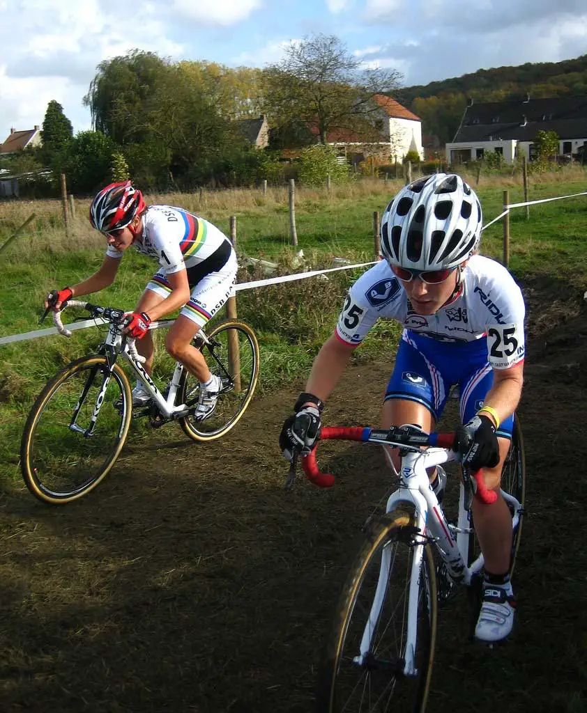 Vos and Havlikova battle it out in Koppenberg 2009 ? Dan Seaton