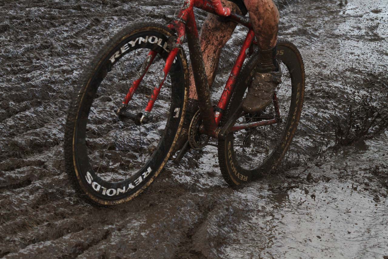 The course may have been drier - but there was still plenty of mud in sections ©Janet Hill