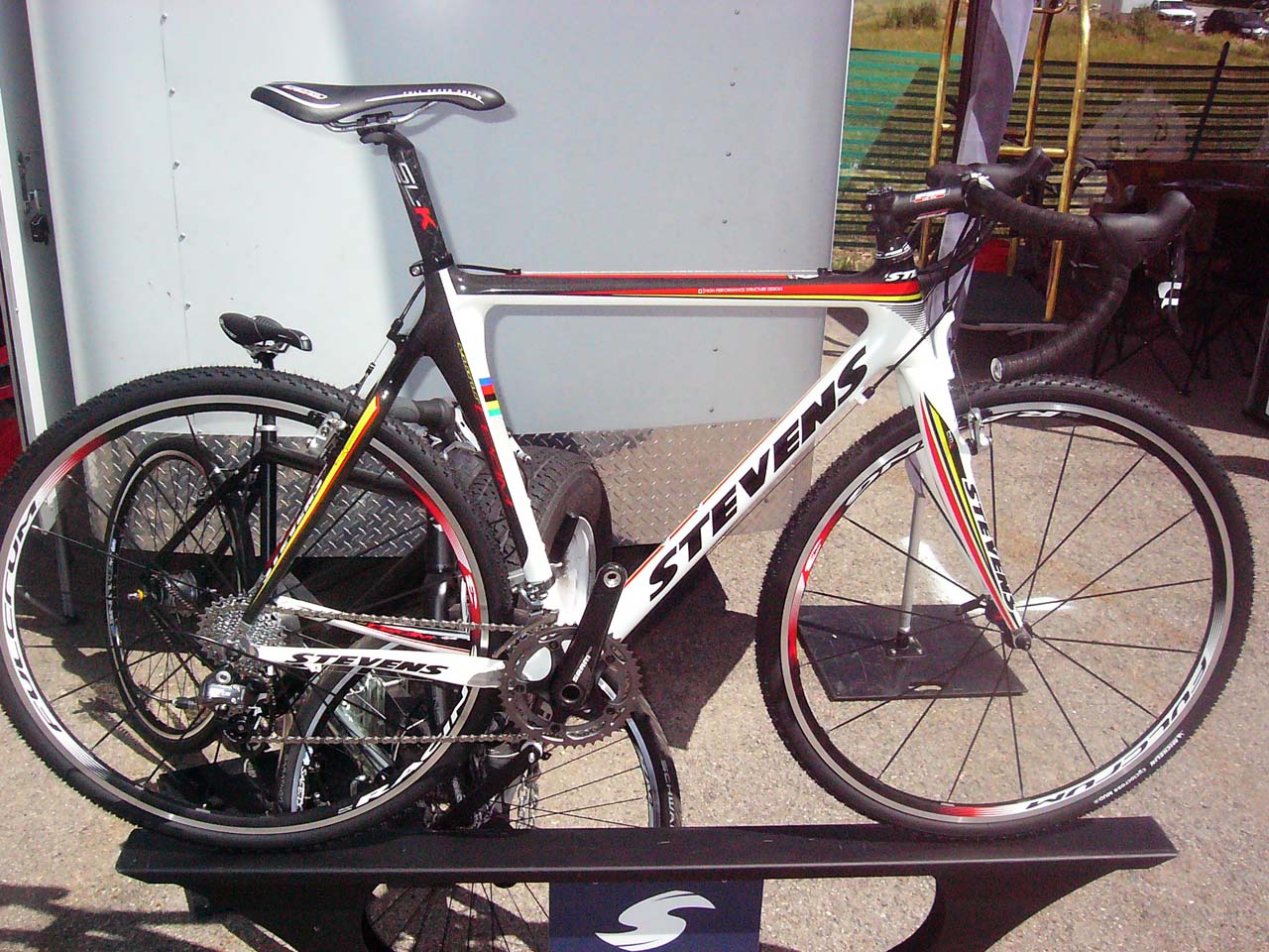 Stevens Carbon Cross Team, new paint for 2011, tapered steer tube, lots of bike build options © Ryan Hamilton