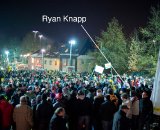 Ryan Knapp on lap one. Thick crowds lined the entire course ©Tom Robertson