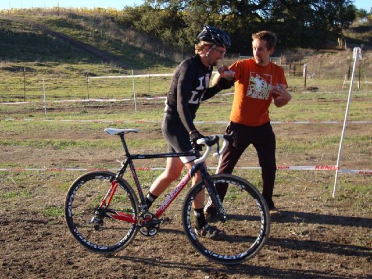 One hand on bike one hand on beer © Amanda Schaper