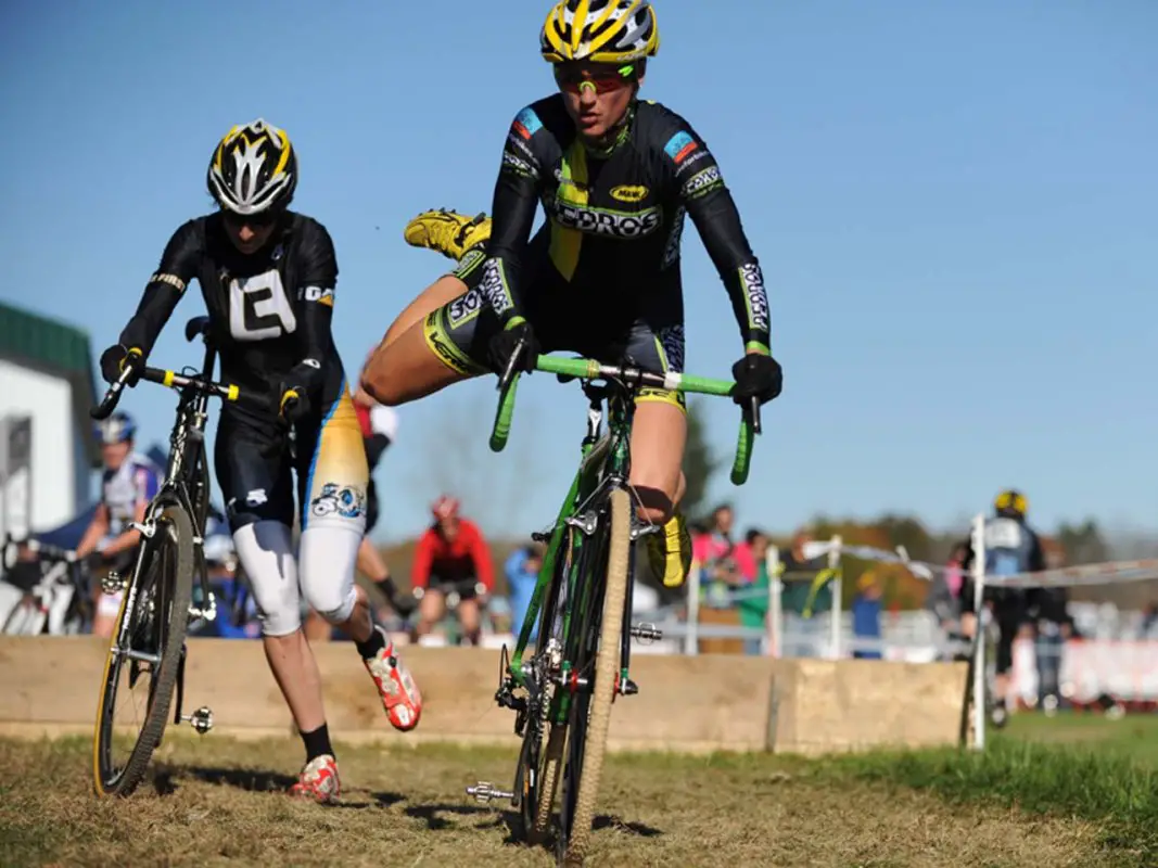 Rebecca Wellons (Pedro’s) gets back on after the barriers © Pedal Power Photography