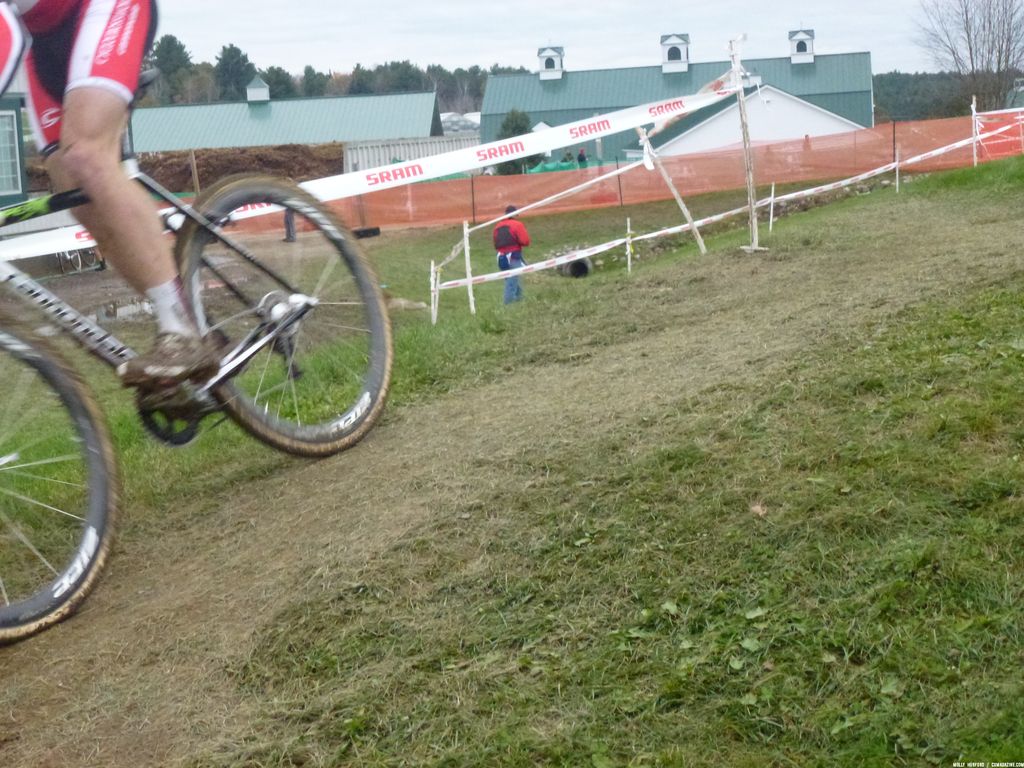 Riders weren\'t as muddy on Sunday. © Cyclocross Magazine