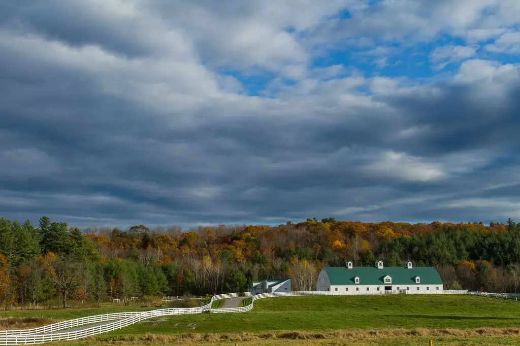 Downeast Cyclocross Weekend offers racers some distracting scenery on a gorgeous New England autumn day © Todd Prekaski