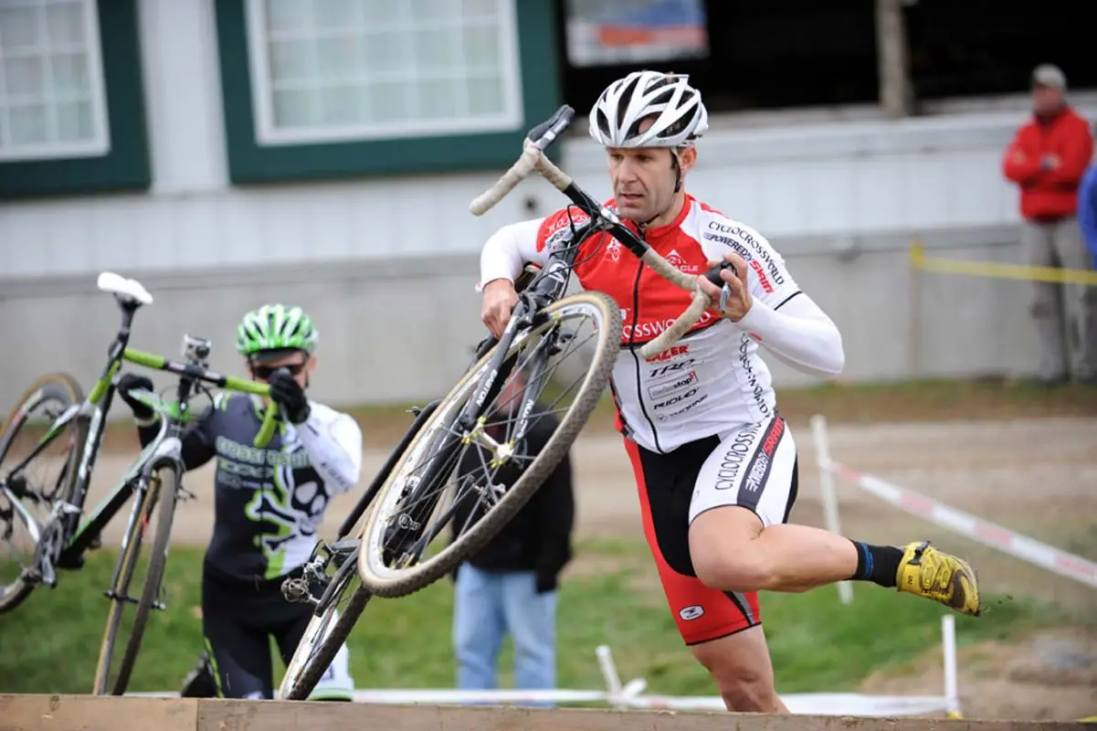 Colin Reuter (crossresults.com p/b JRA Cycles) captures footage of the elusive Wilichoski (cyclocrossworld.com)© Natalia Boltukhova | Pedal Power Photography