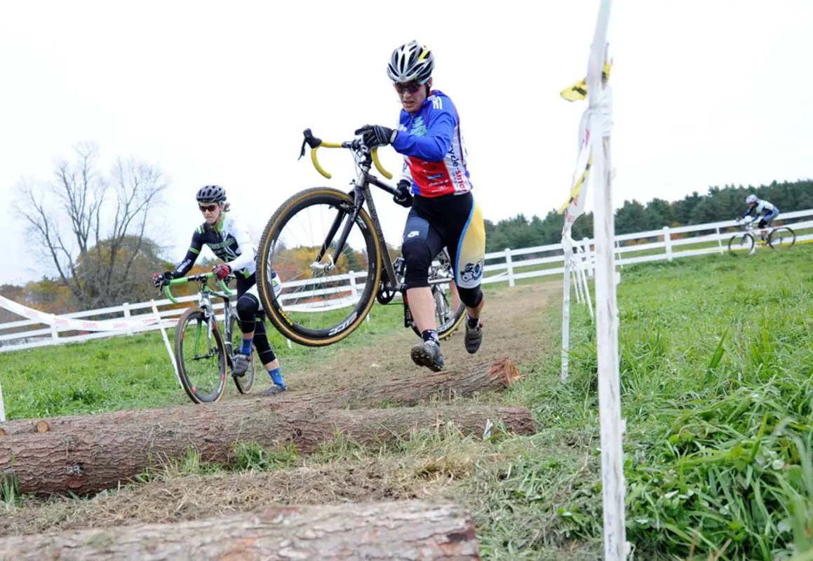 Sally Annis (crossresults.com p/b JRA Cycles) head through the logs © Natalia Boltukhova | Pedal Power Photography