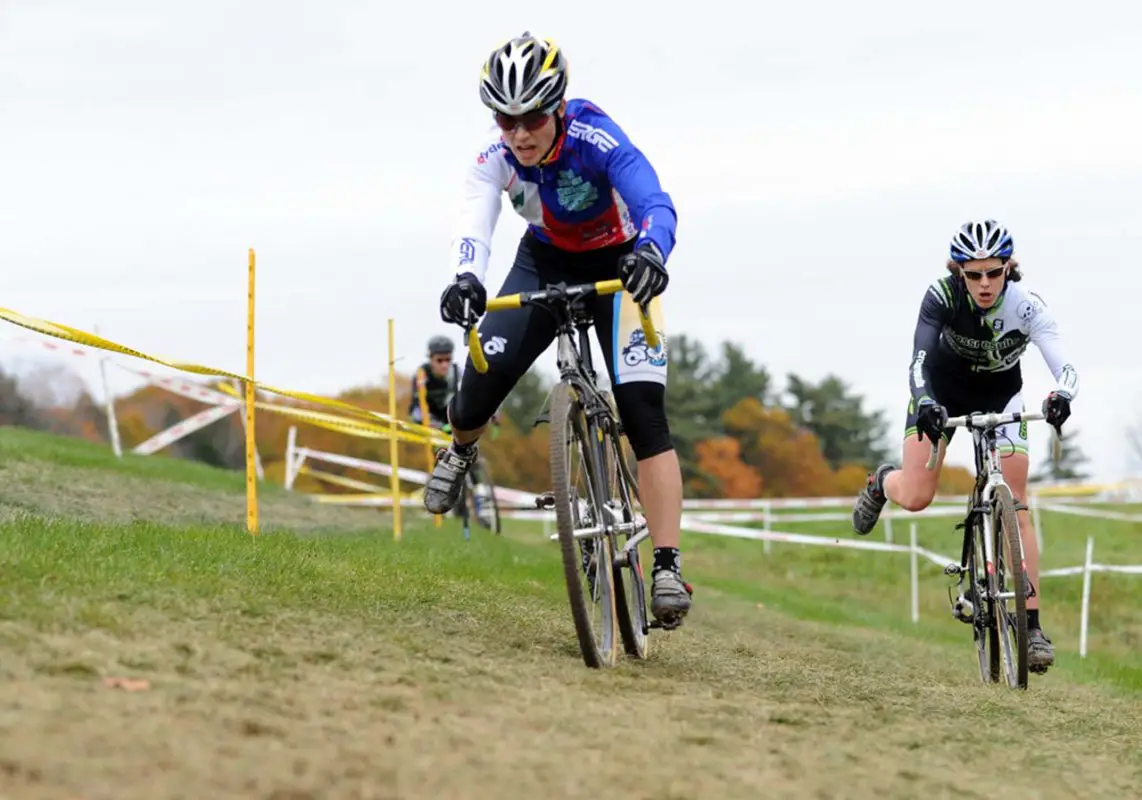 Bresnick-Zocchi (crossresults.com p/b JRA Cycles) into the barriers © Natalia Boltukhova | Pedal Power Photography