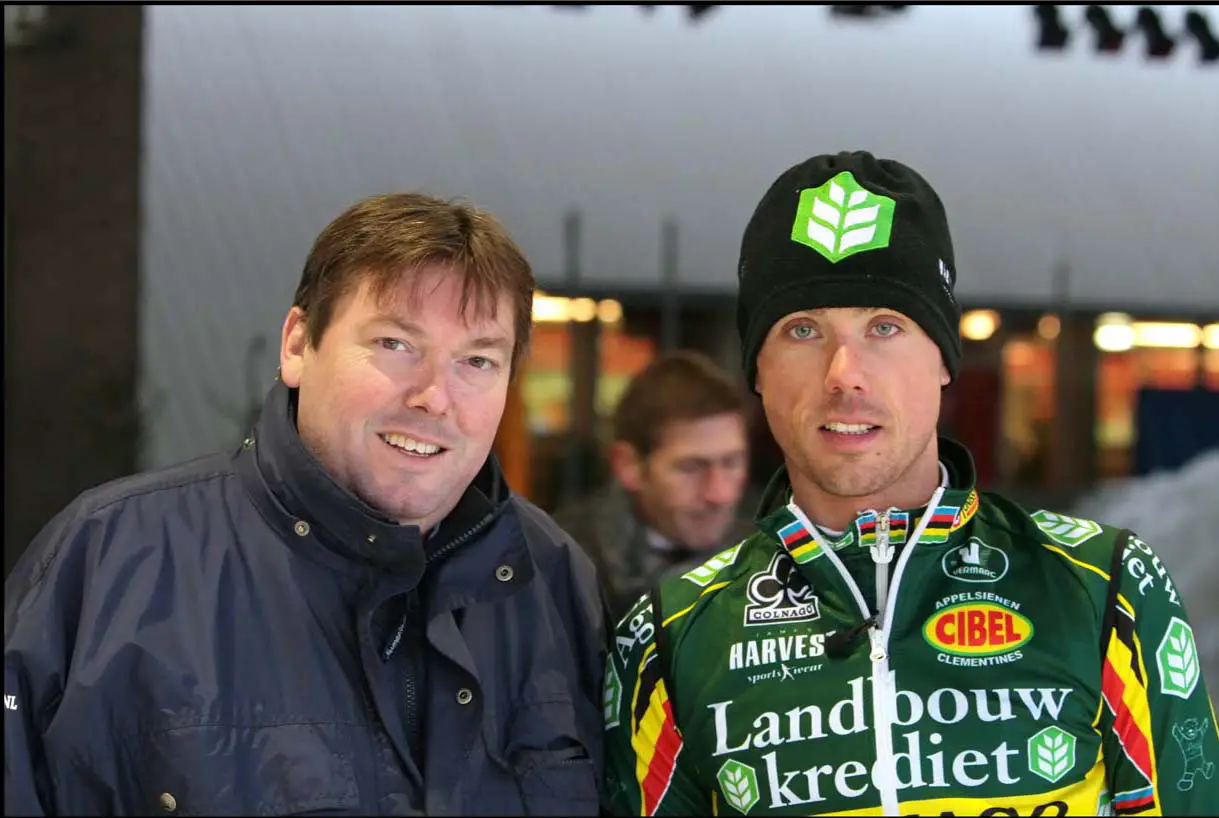 Sven and the director of the ice track in Eindhoven. © Jeroenn Nieuwhuis