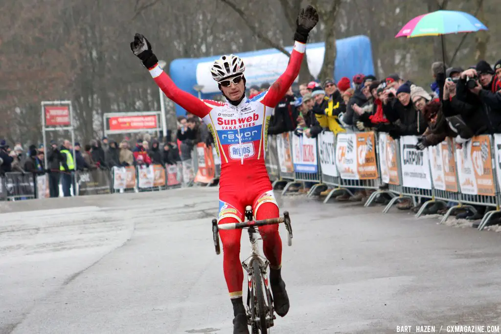     Pauwels takes the win at GP Heuts. © Bart Hazen