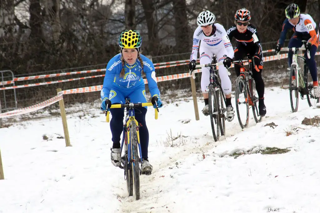 Van den Brand attacks at GP Heuts. © Bart Hazen