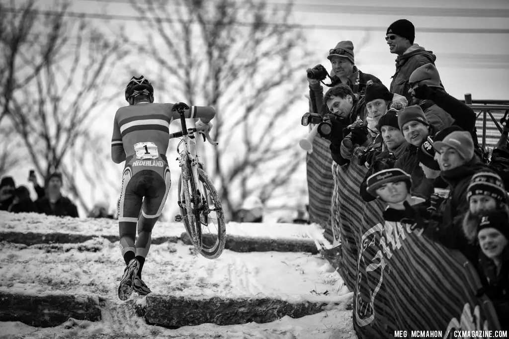 Vos hits the runup in the Elite Women World Championships of Cyclocross 2013 © Meg McMahon