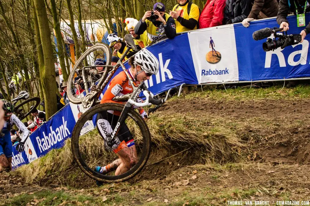 Marianne Vos at Elite Women UCI Cyclocross World Championships. © Thomas Van Bracht