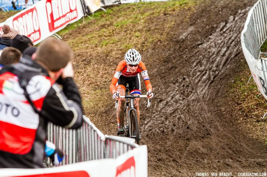 Marianne Vos at Elite Women UCI Cyclocross World Championships. © Thomas Van Bracht