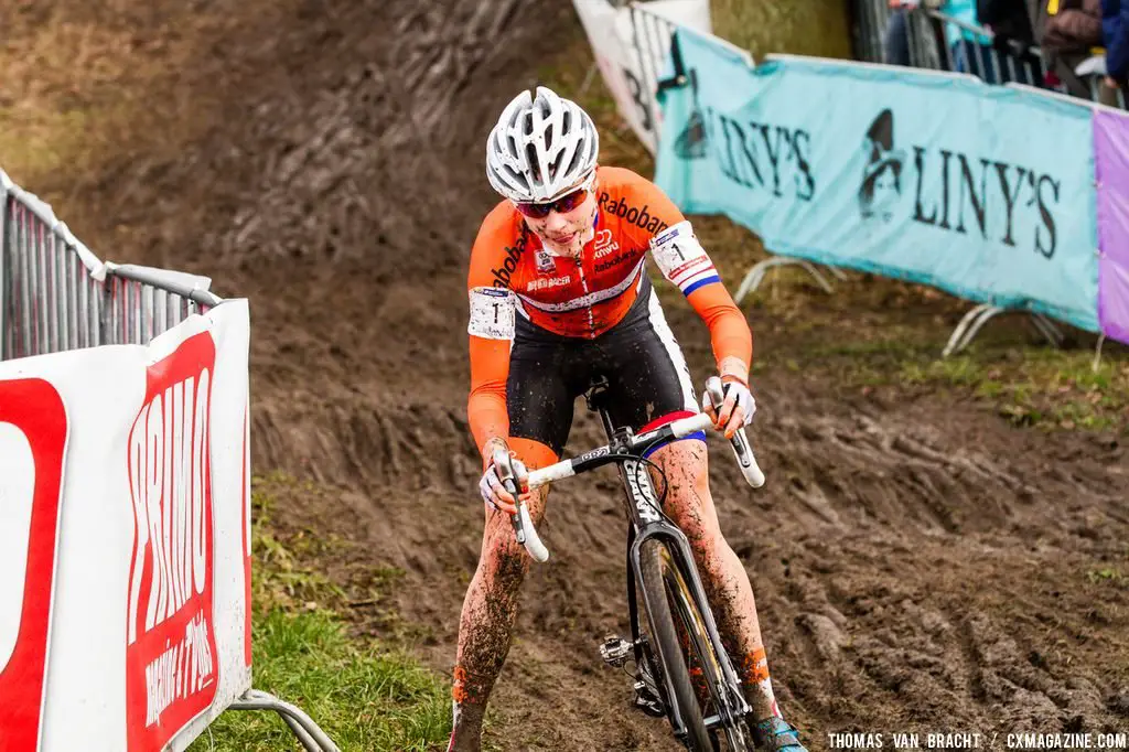 Marianne Vos at Elite Women UCI Cyclocross World Championships. © Thomas Van Bracht