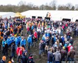 Crowds getting ready for the race action at Elite Women UCI Cyclocross World Championships. © Thomas Van Bracht