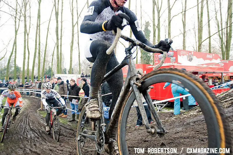 Slick mud made line choice important. © Tom Robertson