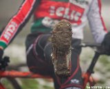 Most riders had trouble clipping back in after dismounts during the race. Afterwards they found out why. © Tom Robertson