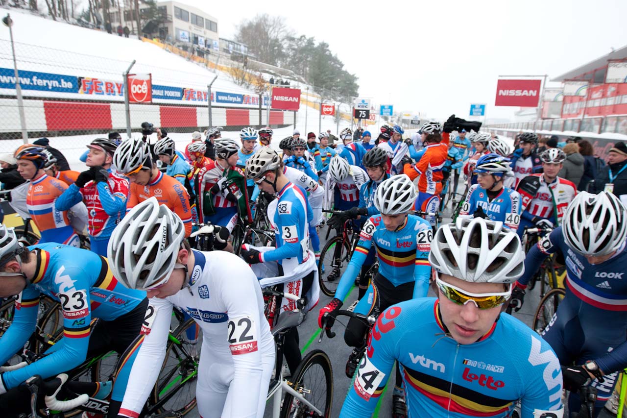 The Junior start is Belgian-heavy at the front