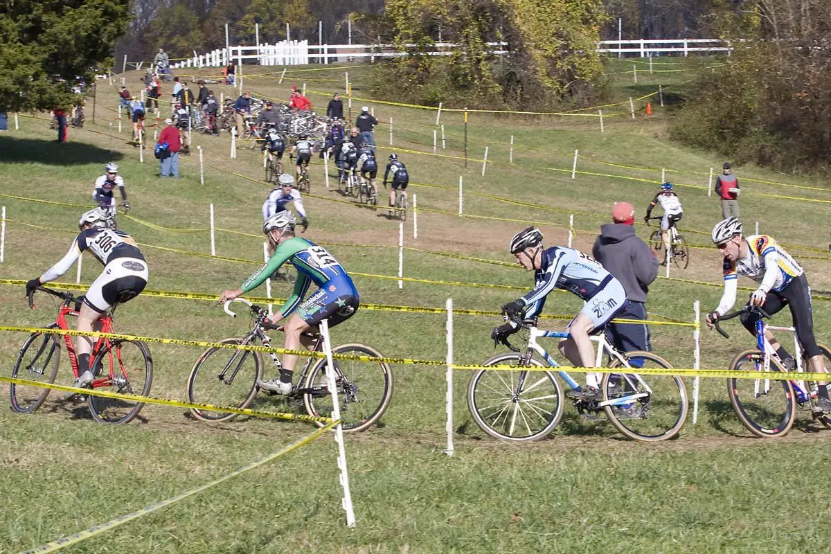 The surprisingly technical course kept riders on their toes. © Dennis Smith/dennisbike.com