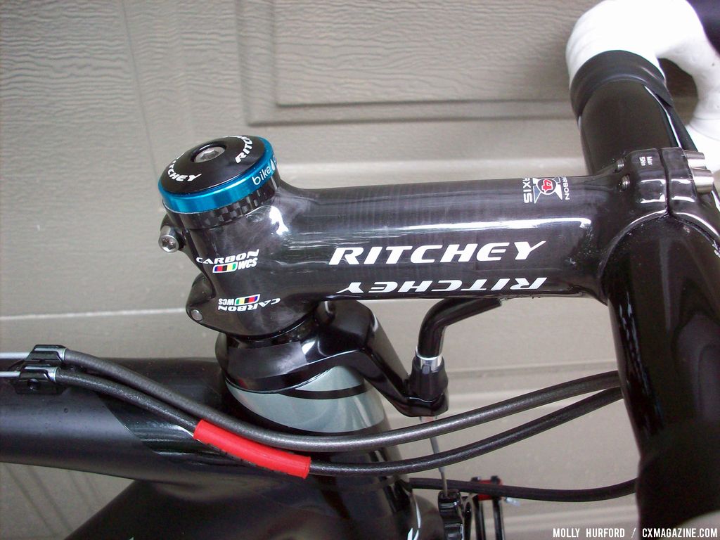The stem is carbon, by Ritchey.  © Molly Hurford