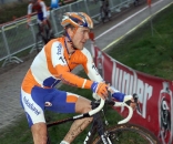 Bart Aernouts chased hard. ? Bart Hazen