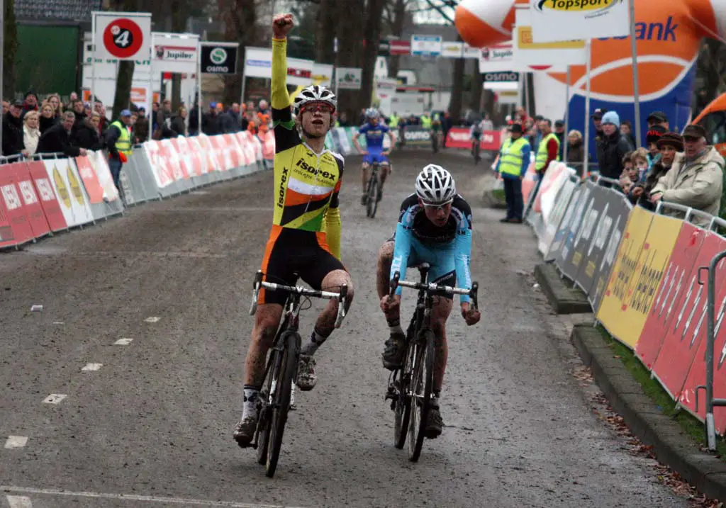 Van der Poel beats Teunissen in the sprint. ? Bart Hazen