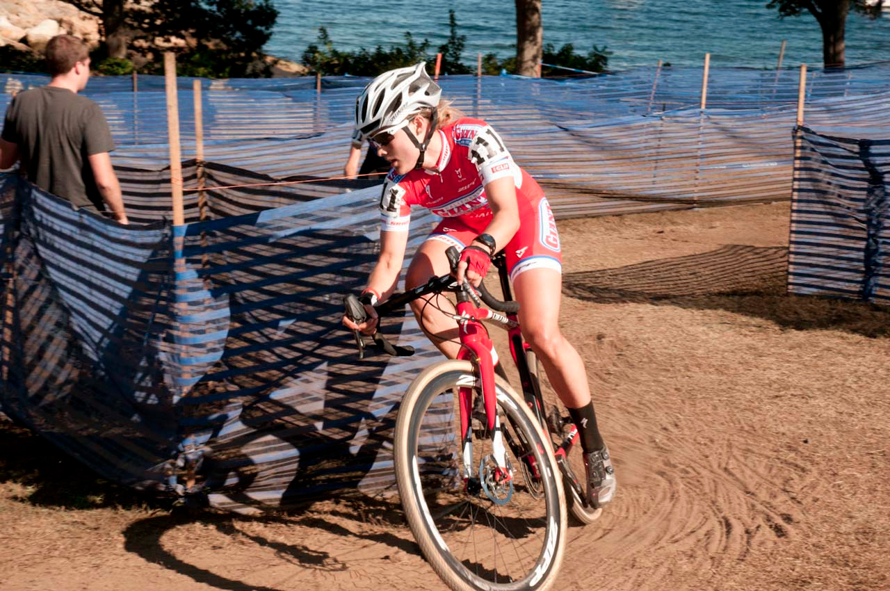 Elle Anderson (California Giant/Specialized) rounding one of the turns. Â© Kevin White