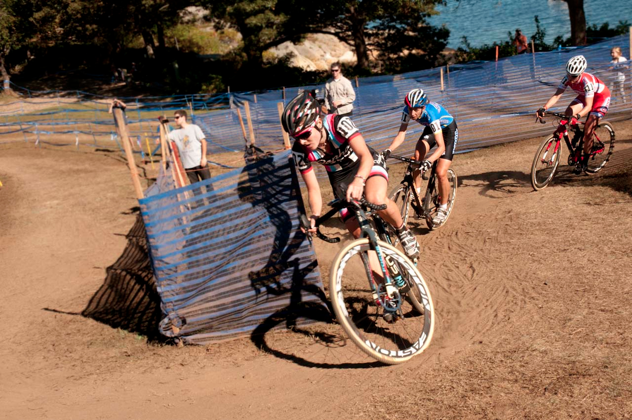 Gabby Durrin (Rapha FOCUS), left, Helen Wyman (Kona Factory Team) and Elle Anderson (California Giant/Specialized) making their way through a chicane. Â© Kevin White
