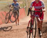 Elle Anderson (California Giant/Specialized), right, leading Helen Wyman (Kona Factory Racing) through the run up. Â© Kevin White