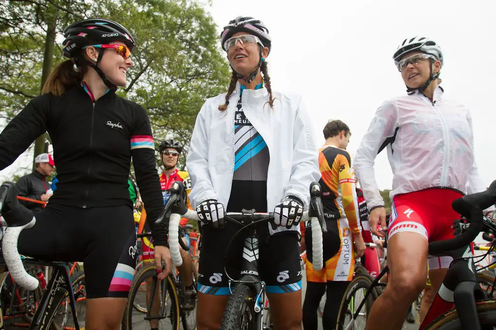 Gabby Day, Mo Bruno Roy, and Meredith Miller on the start grid. © Todd Prekaski