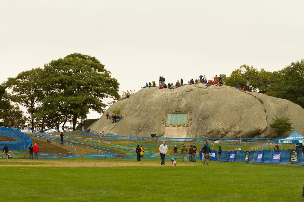  The best seat in the house: spectators watch from atop a boulder at Stage Fort Park © Todd Prekaski