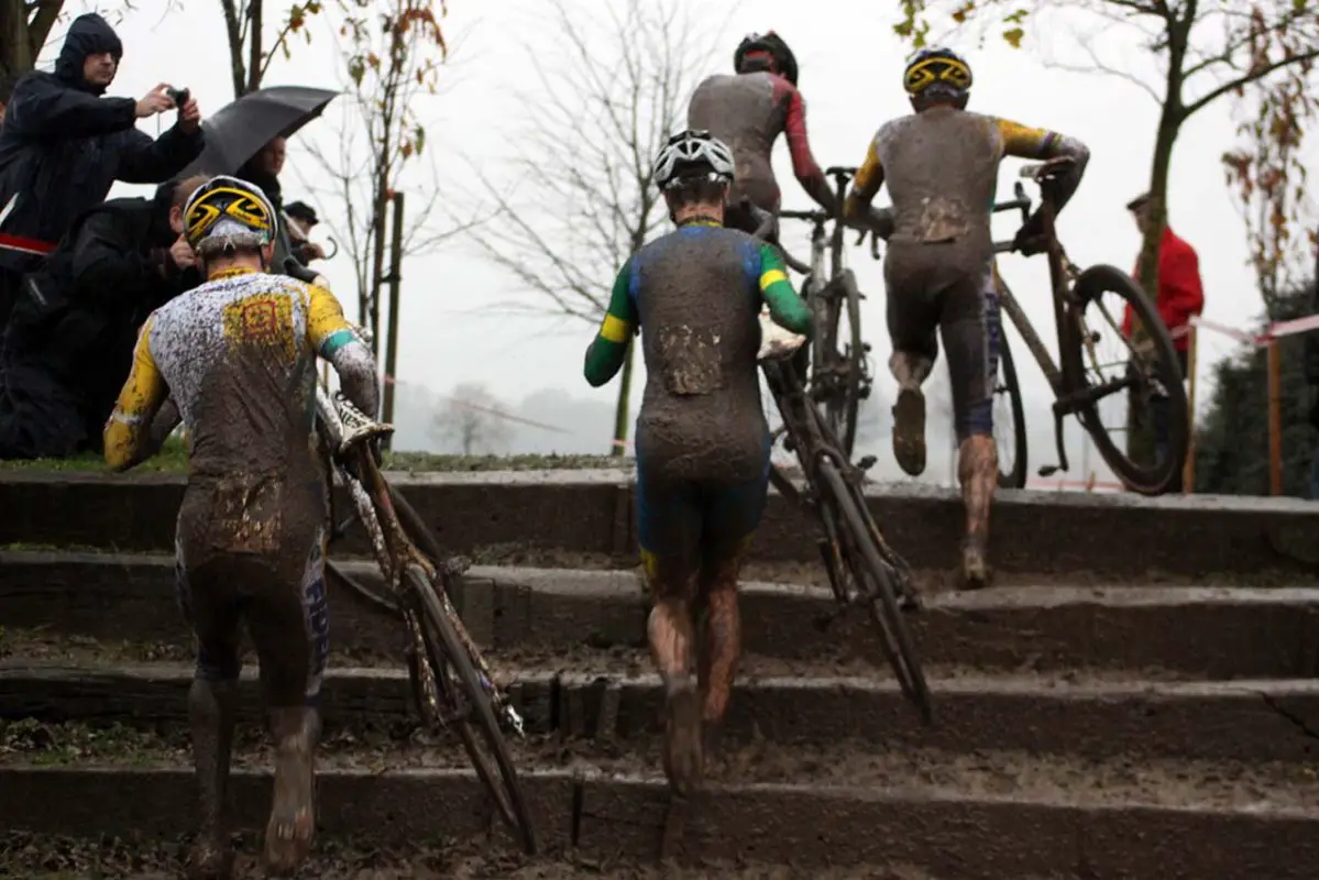 Rain, mud and epic conditions all day long © Bart Hazen