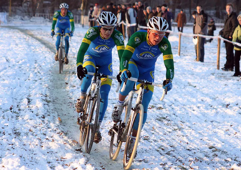 Thijs Al passes van Ijzendoorn in the battle for third.  ? Bart Hazen