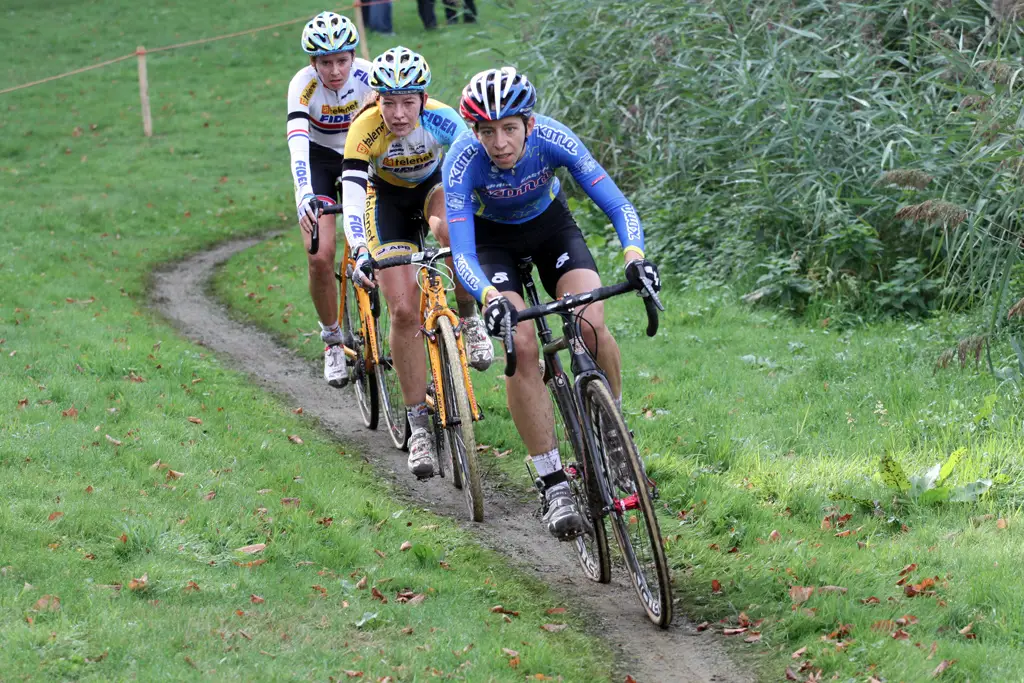 Wyman leads teh pack at Cyclo-cross Grote Prijs van Brabant. © Bart Hazen