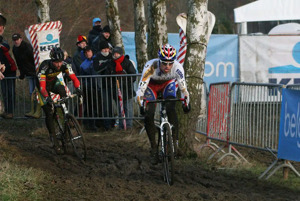 Stybar attacked after reaching Nys. GP Sven Nys 2010 - Baal, Beglium. GVA Trofee Series. ? Bart Hazen