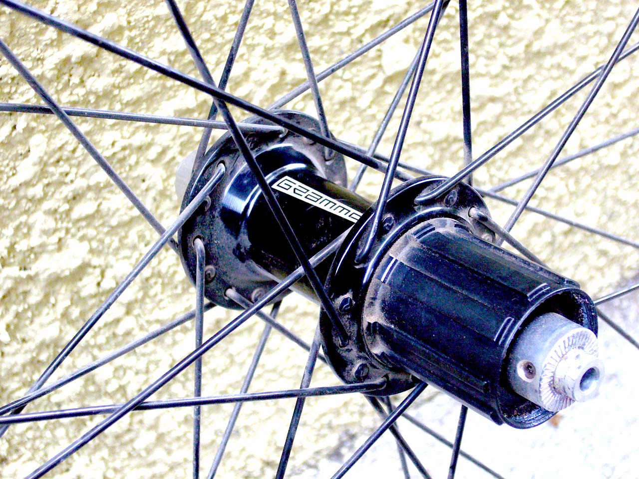 Front Hub of Grammo Tubolari CX Tubular Cyclocross Wheelset