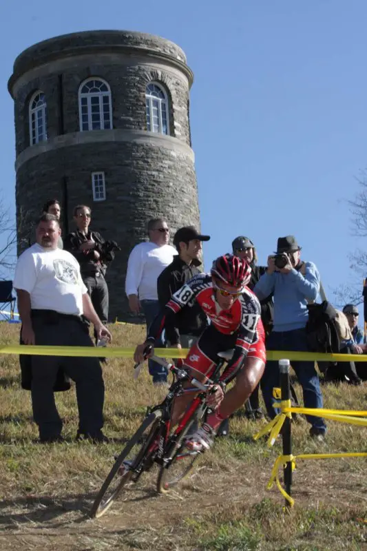 Anthony Grand coasts down the same slope. © Dennis Smith/dennisbike.com