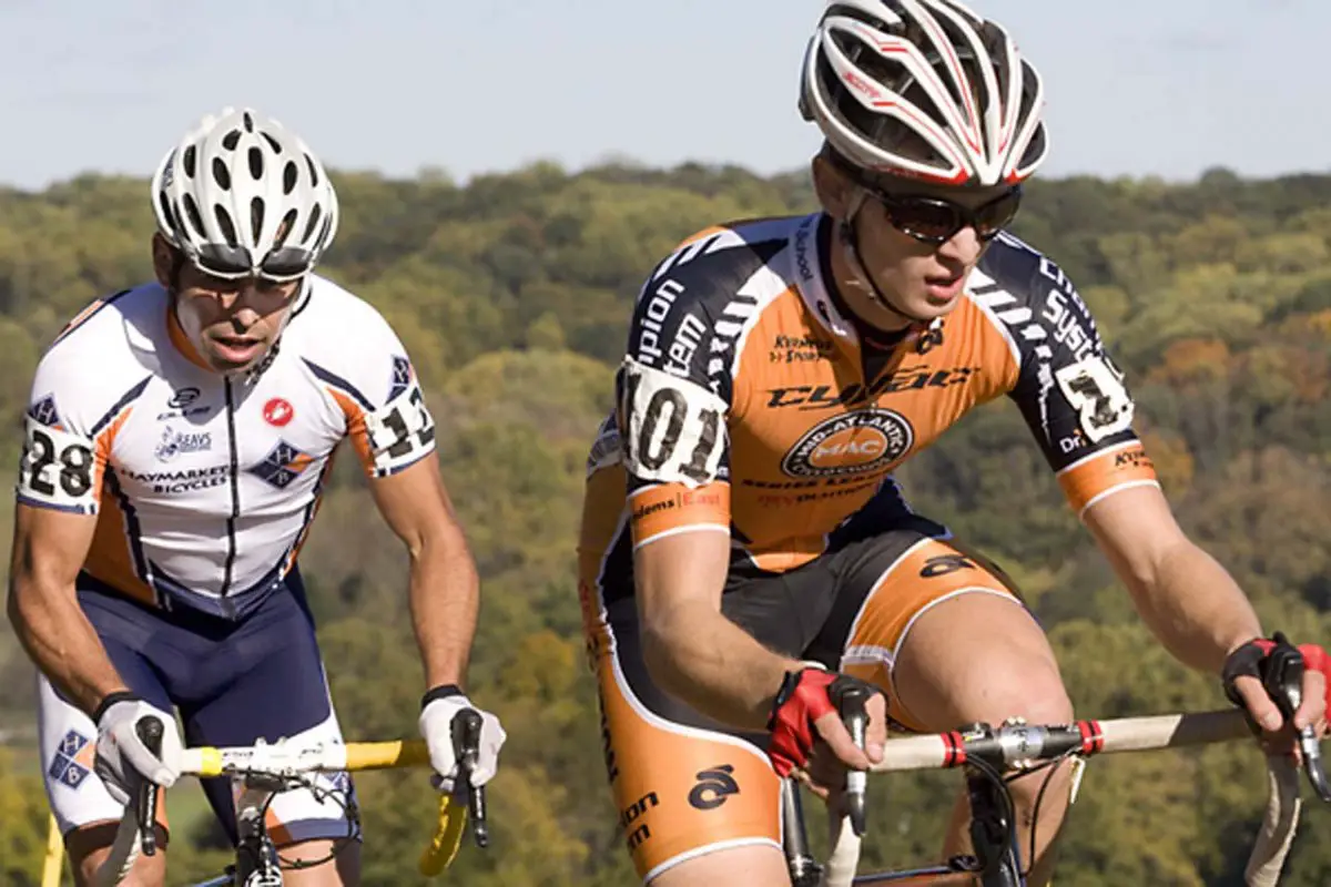 Valentin Scherz (r) takes advantage of the American UCI races. © Dennis Smith/dennisbike.com