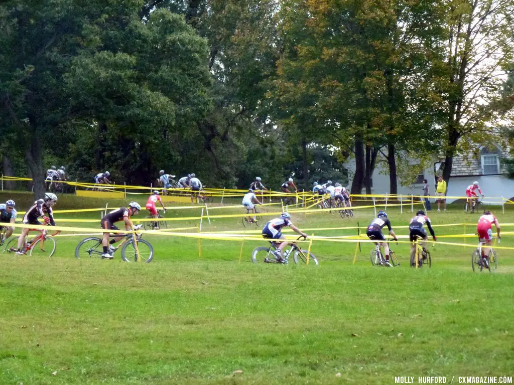 Heading to the barriers. © Cyclocross Magazine